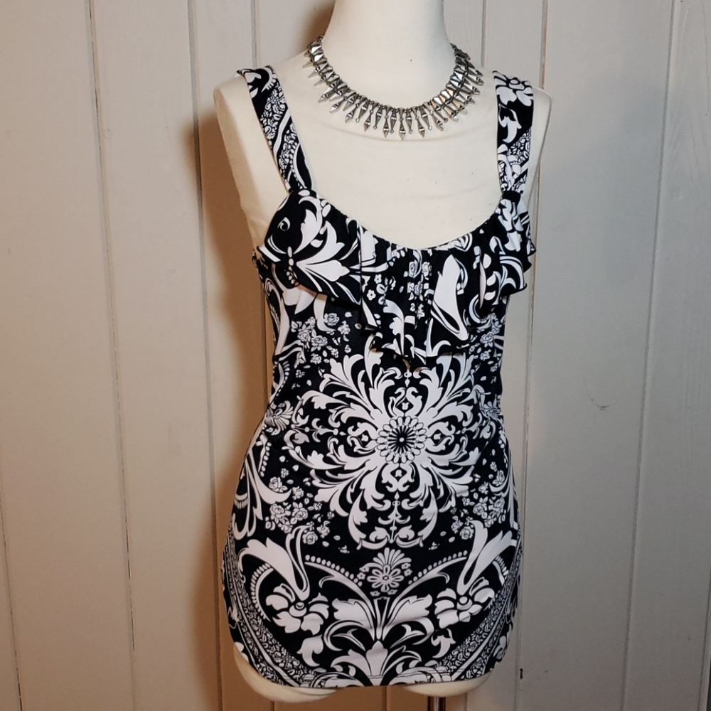 Lightly worn White House Black Market sleeveless